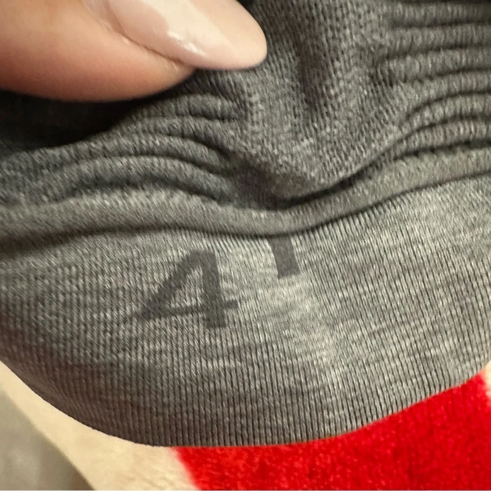 Lululemon In The Flow cropped leggings, Size 4